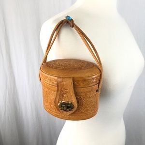 Itty bitty VTG Leather purse